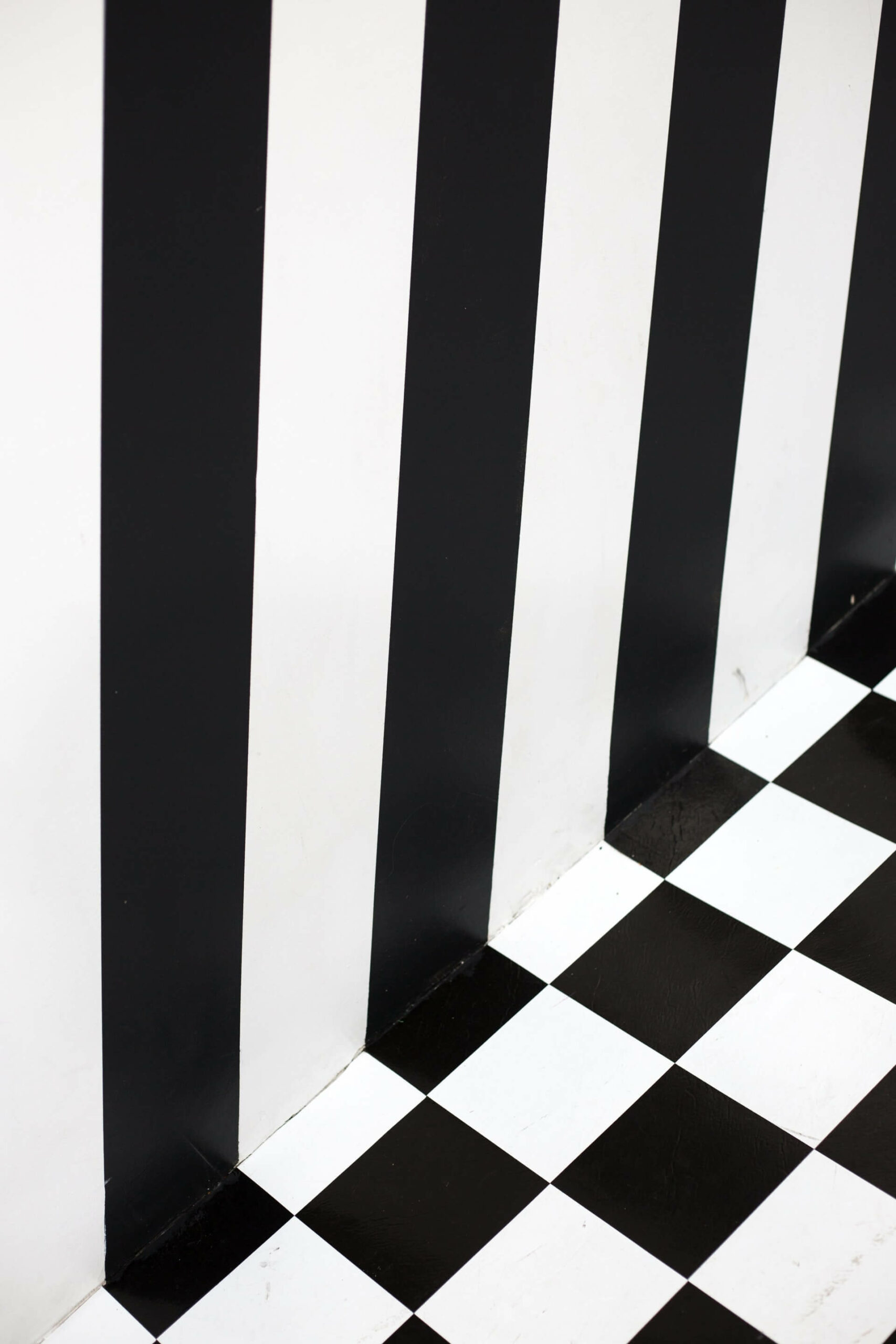 Checkerboard Tile Design
