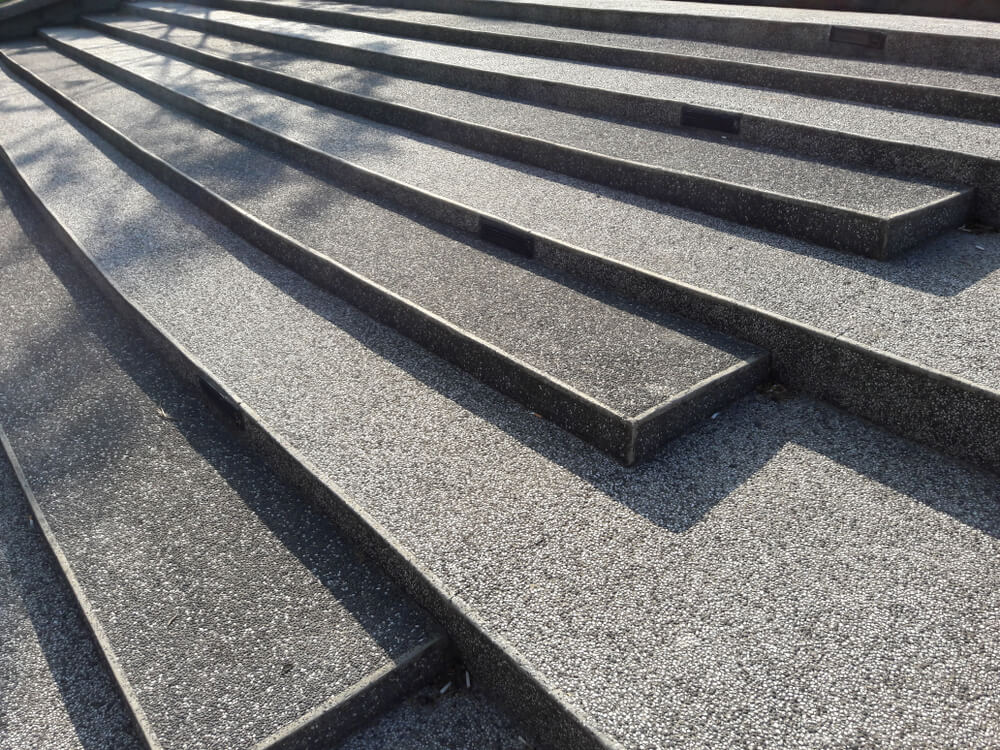 blakc granite stair design