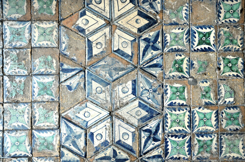 italian ceramic pattern