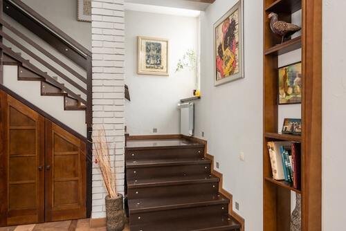 Brick wall design for a beautiful stair landing